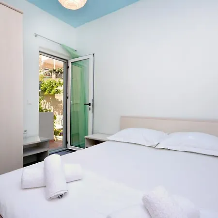 Apartment Joe Light Podstrana